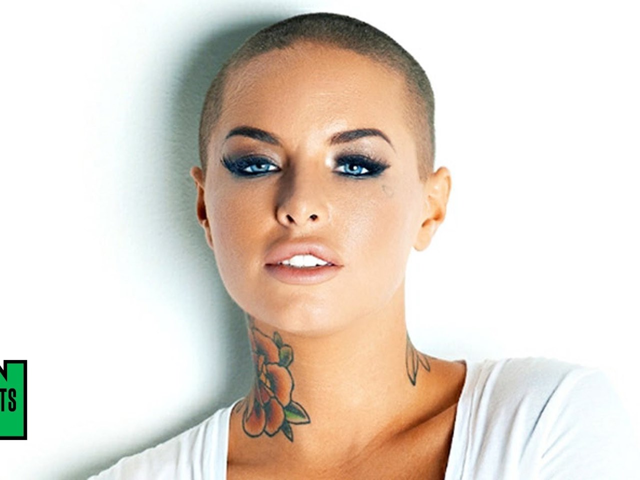 Татуированная красотка Кристи Мак в подборке камшотов на лицо сучки