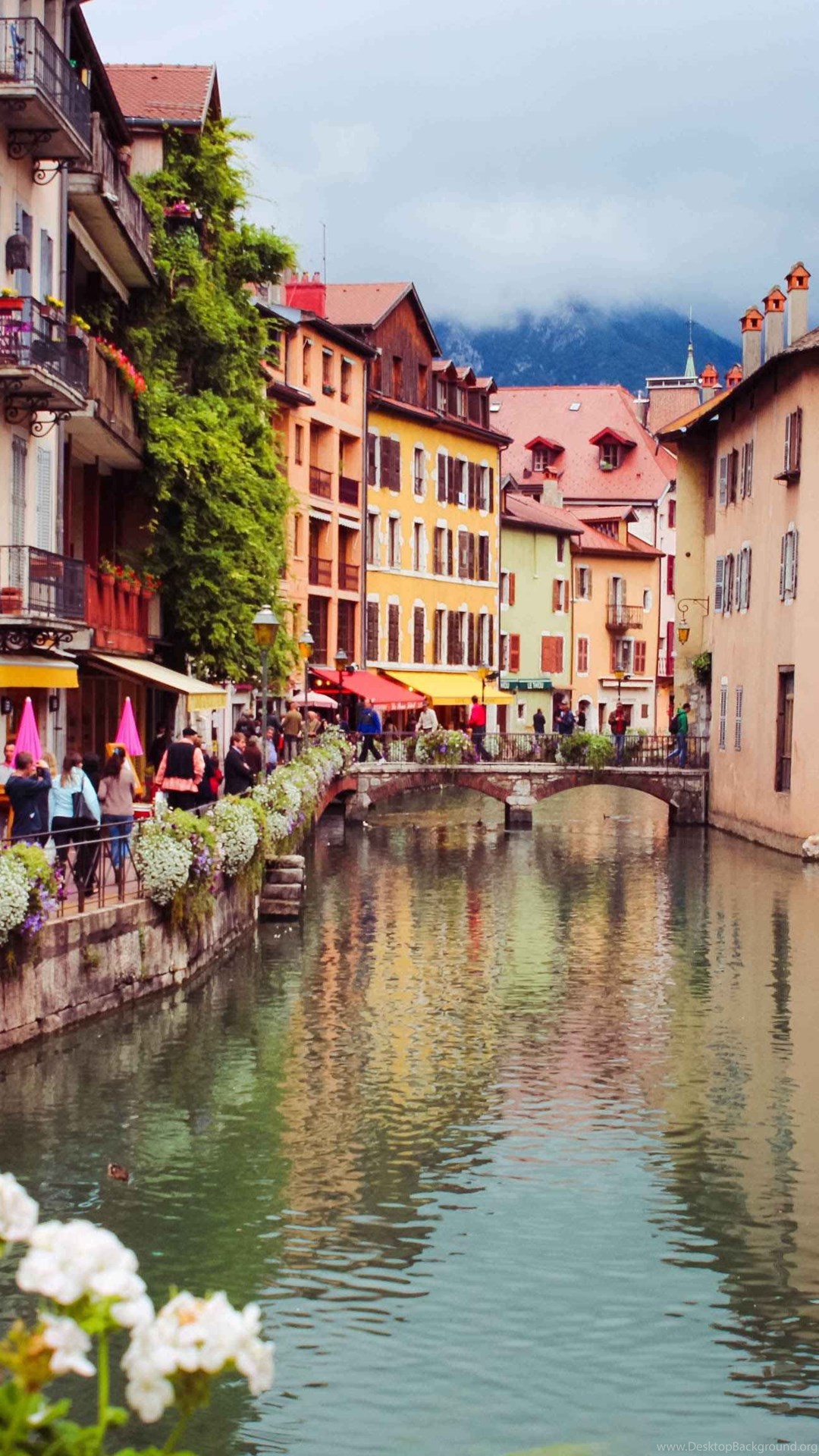 Picturesque Canal In Annecy  France Wallpapers  And Images 