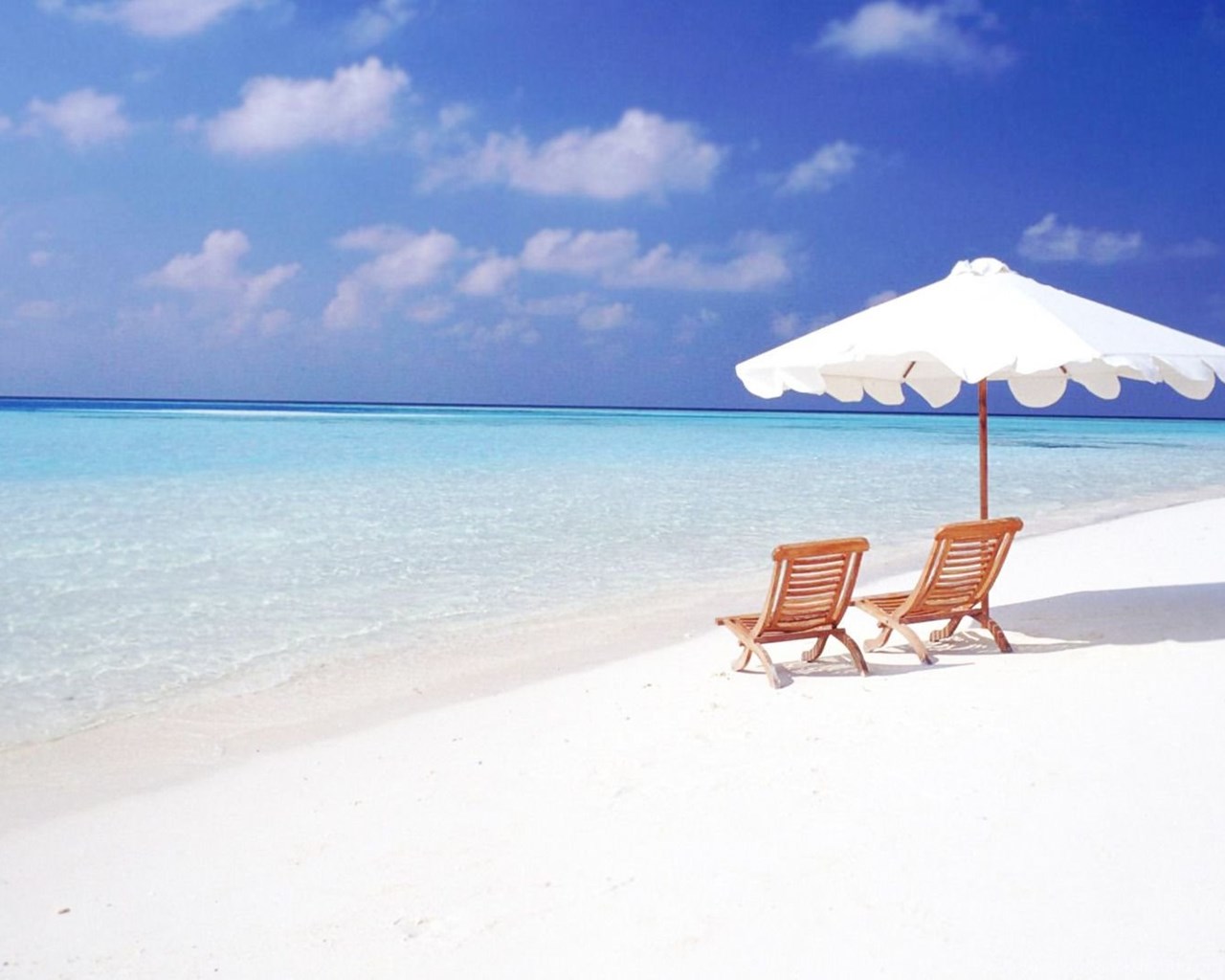 Relaxing On Whitesand Beach Wallpapers HD Desktop Background