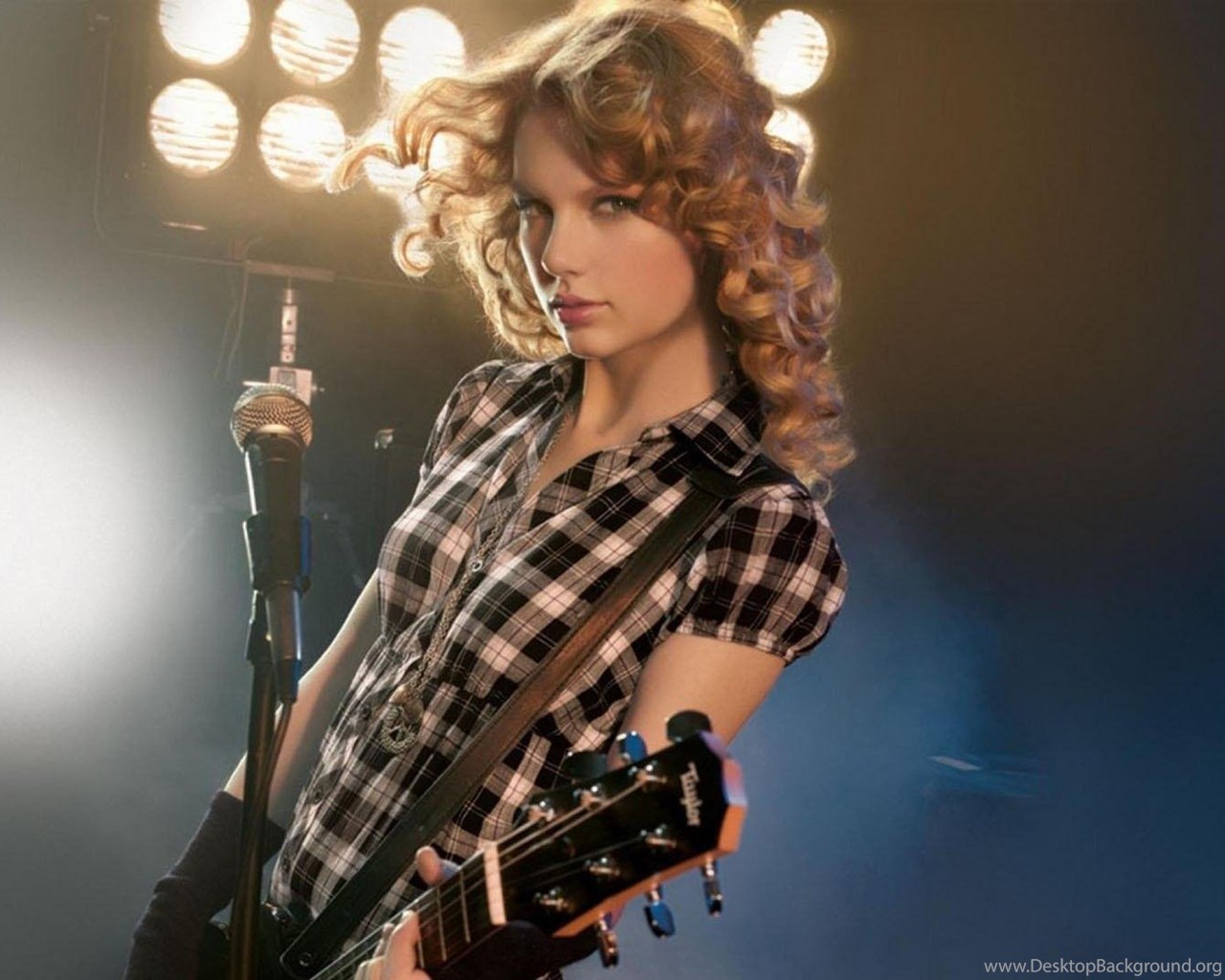 Taylor Swift Taylor Guitar Hd7p Hd Wallpapers Desktop Background