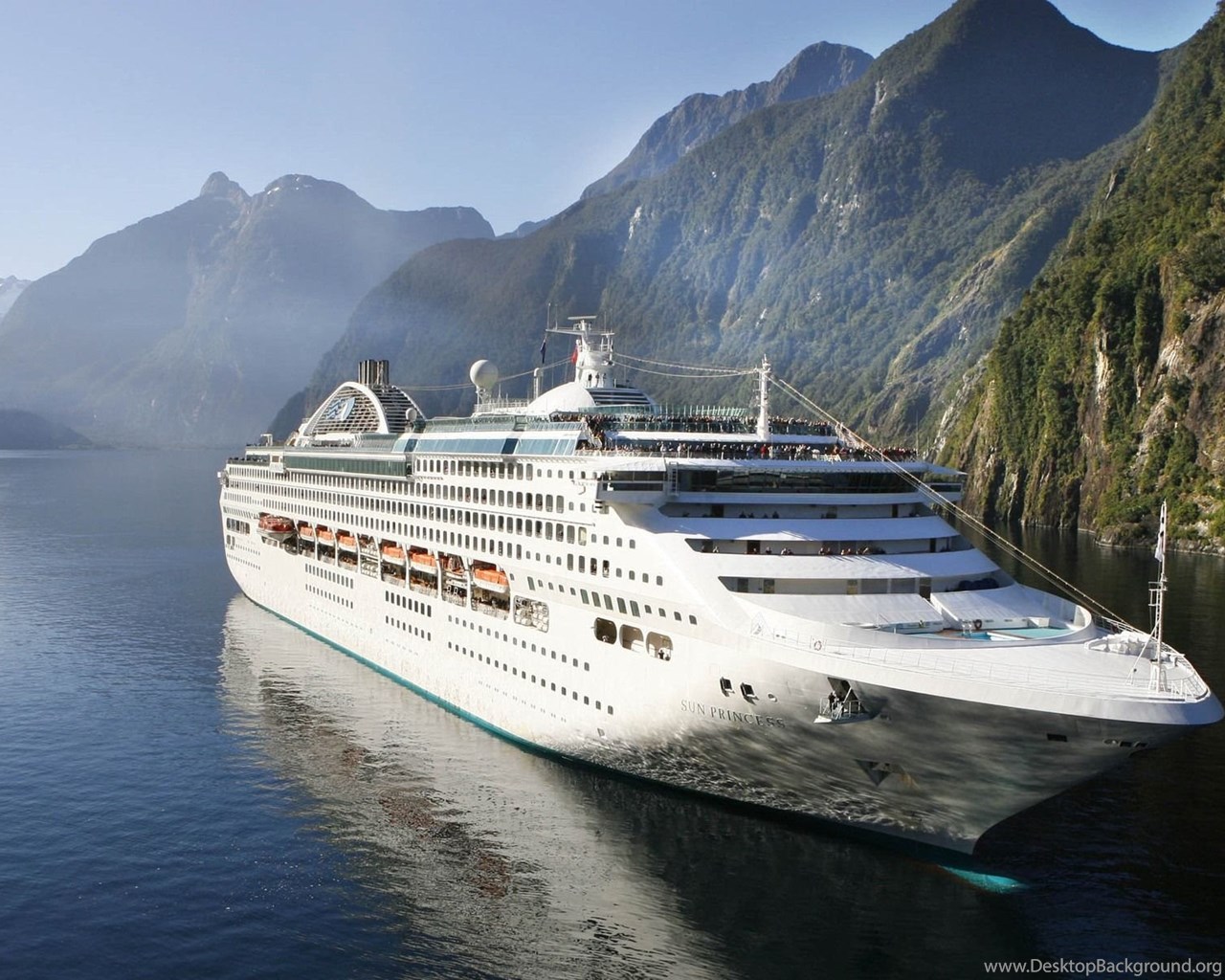 Cruise Ships Windows 8 Theme And Wallpapers Desktop Background