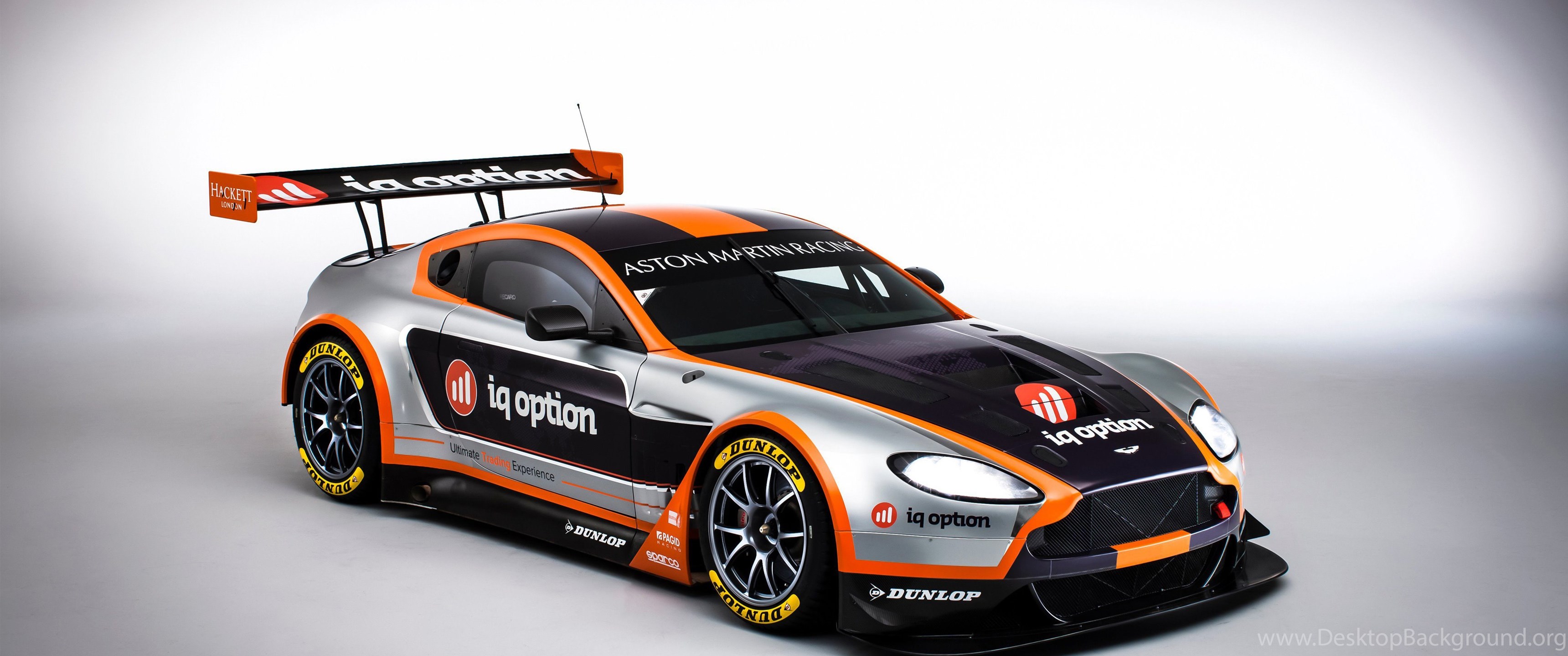 Aston Martin Vantage gt3 сбоку