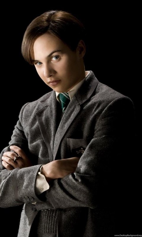 Frank Dillane Harry Potter Tom Marvolo Riddle Voldemort Wallpapers ...