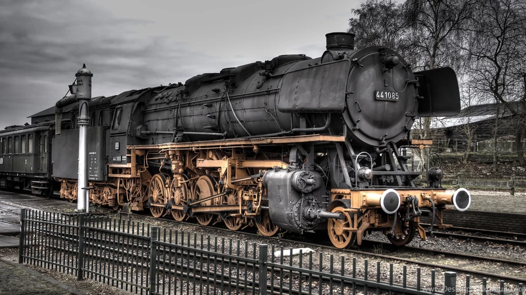 Download 2560x1440 Golden Train HDR Wallpapers