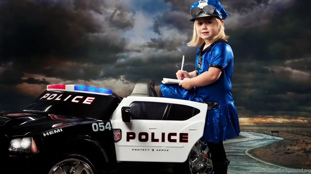 Girl Playing In The Police Wallpapers And Images Wallpapers ...