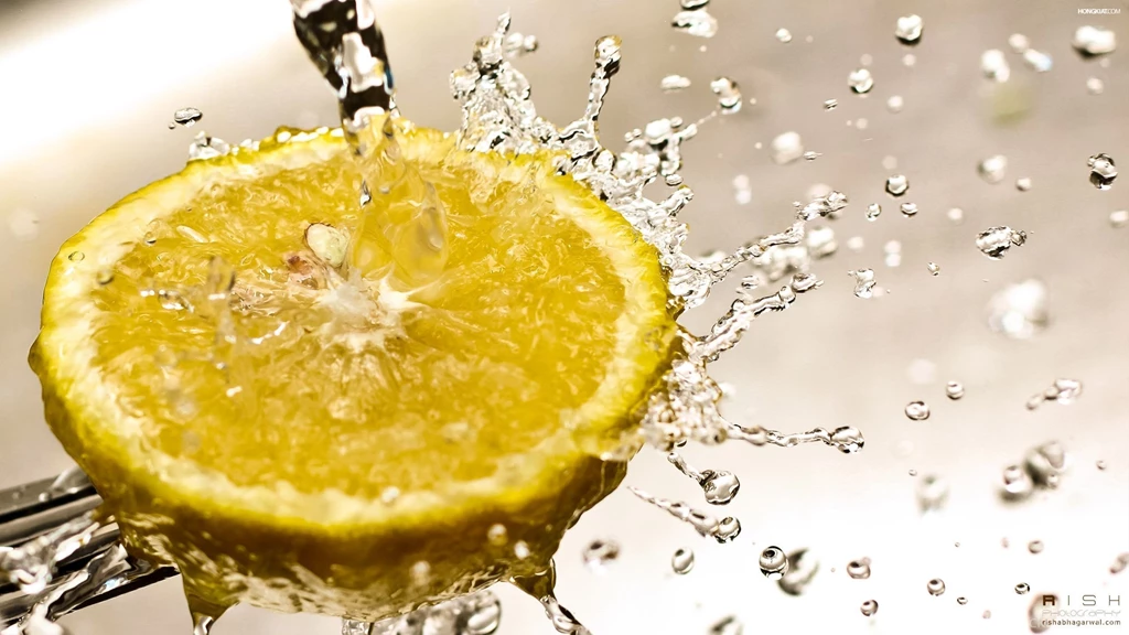 Freebie Release: Splash Of Lemon Wallpapers Hongkiat