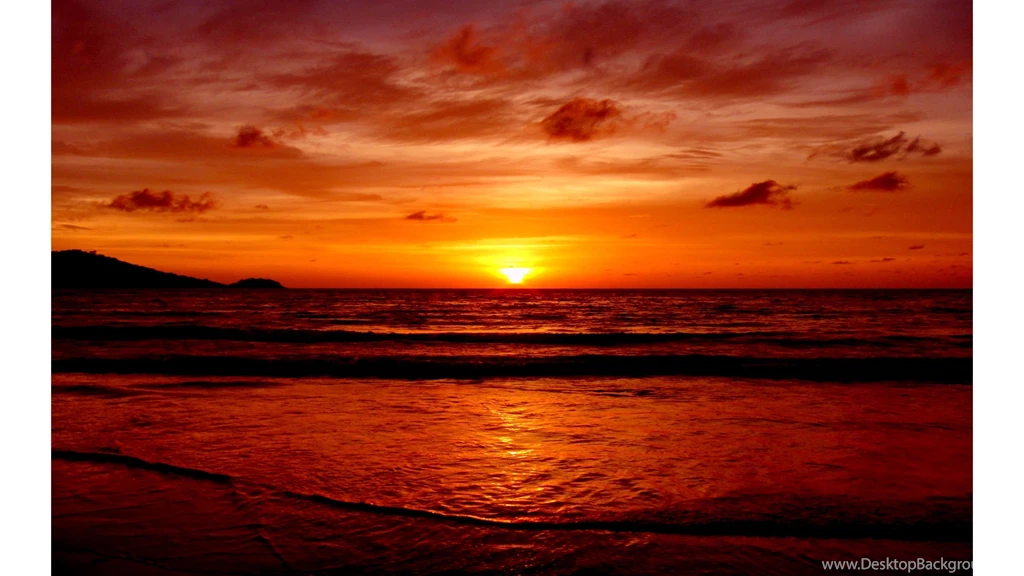 Peaceful Surf 4K Sunset Wallpapers