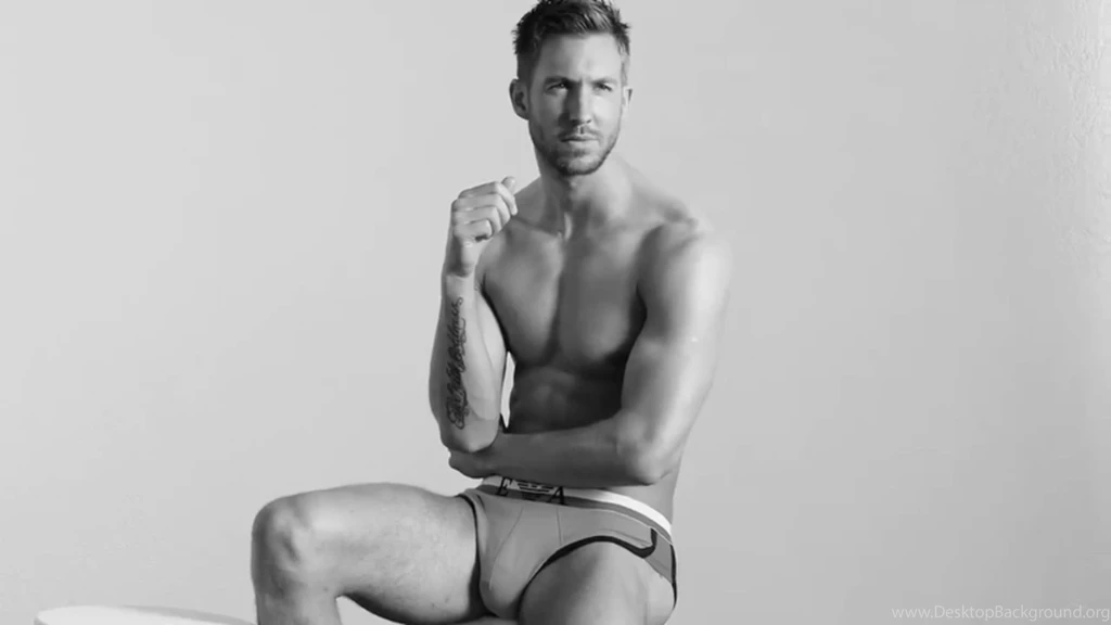Black And White 4K Calvin Harris Wallpapers