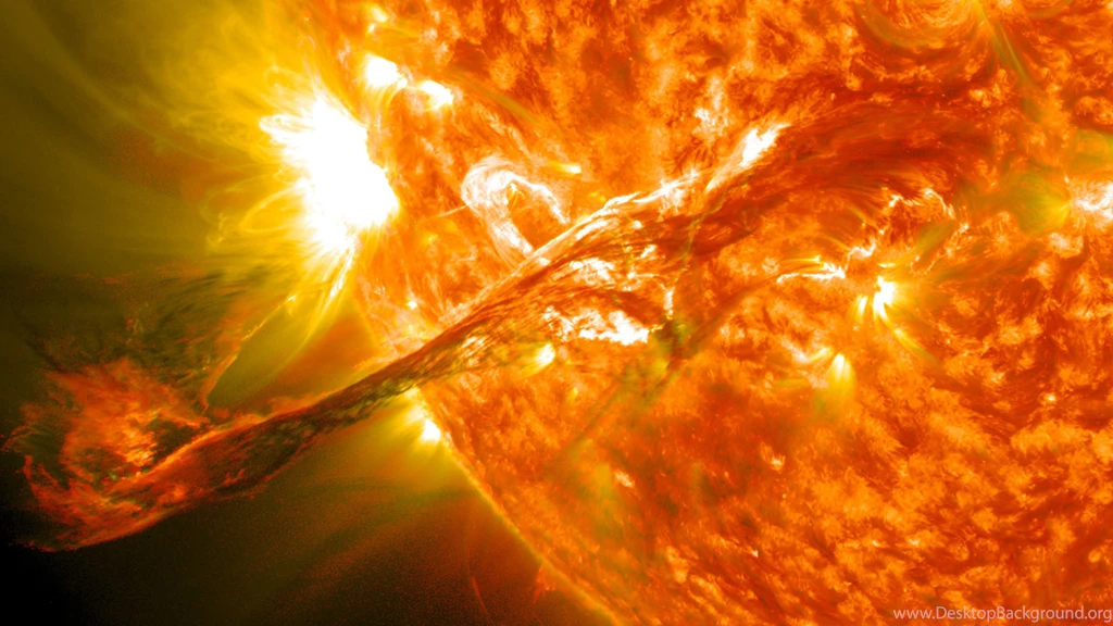 Sun Corona 4K Wallpapers