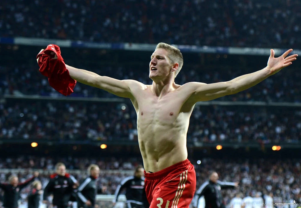 Bastian Schweinsteiger Shirtless Wallpapers