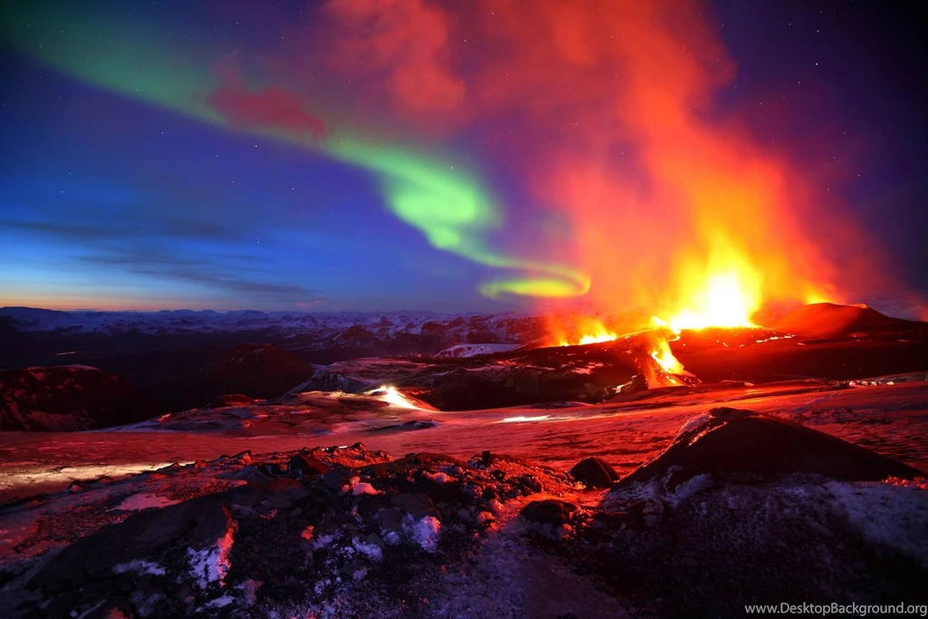 Iceland Northern Lights Volcano Wallpaper Desktop Background