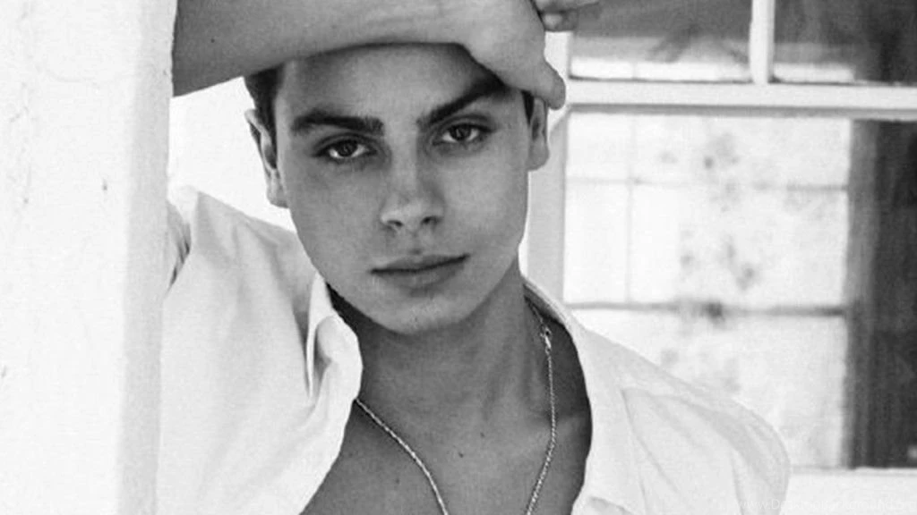 Crushin On Jake T. Austin & His Directing Dreams