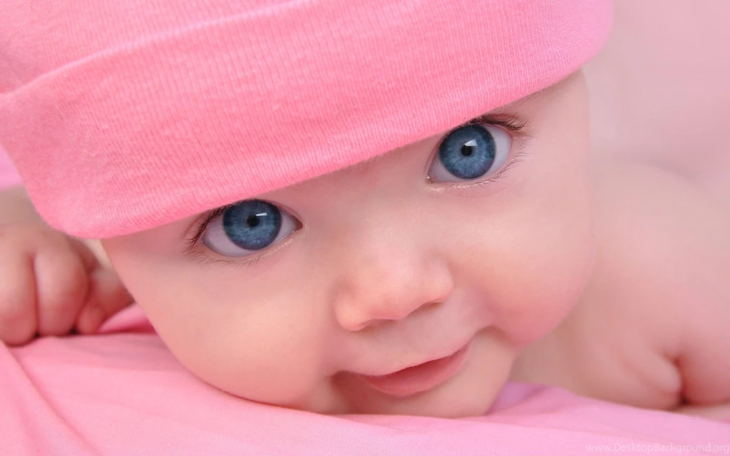 Blue_eyed_cute_baby wide.jpg