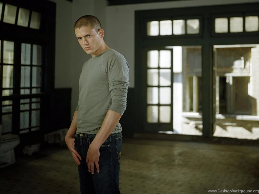 Michael Scofield At Home Wallpapers