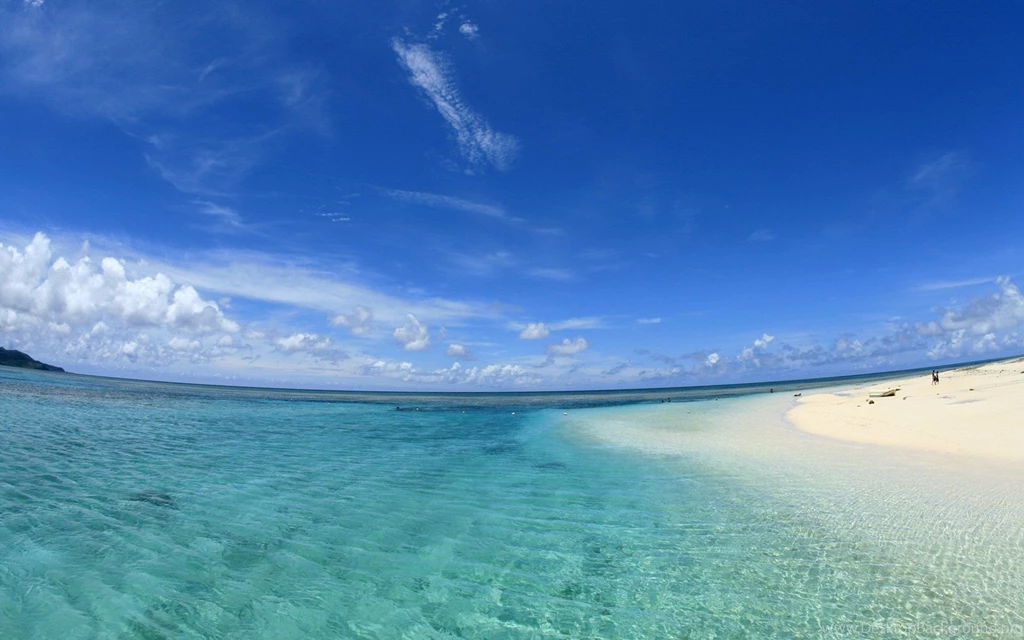 Okinawa's Beautiful Sea : Okinawa's Aquamarine Water And Blue Sky ...
