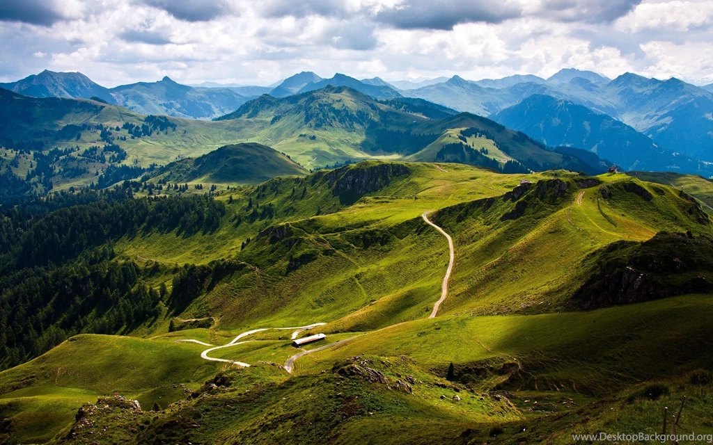 Daily Wallpaper: Green Mountain Road