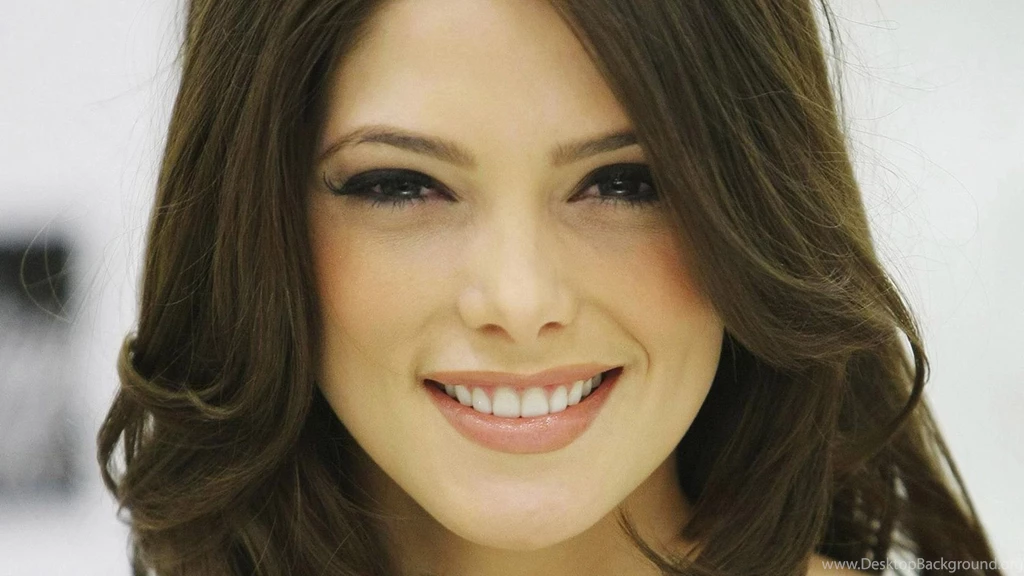 Ashley Greene Wallpapers