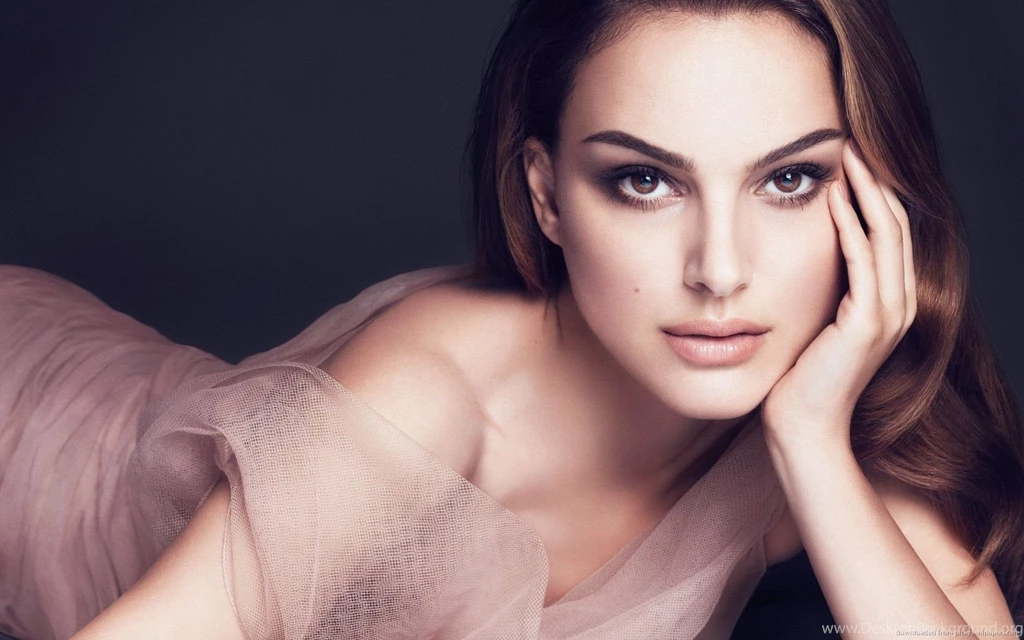 Download 1680x1050 Natalie Portman Glamorous Wallpapers