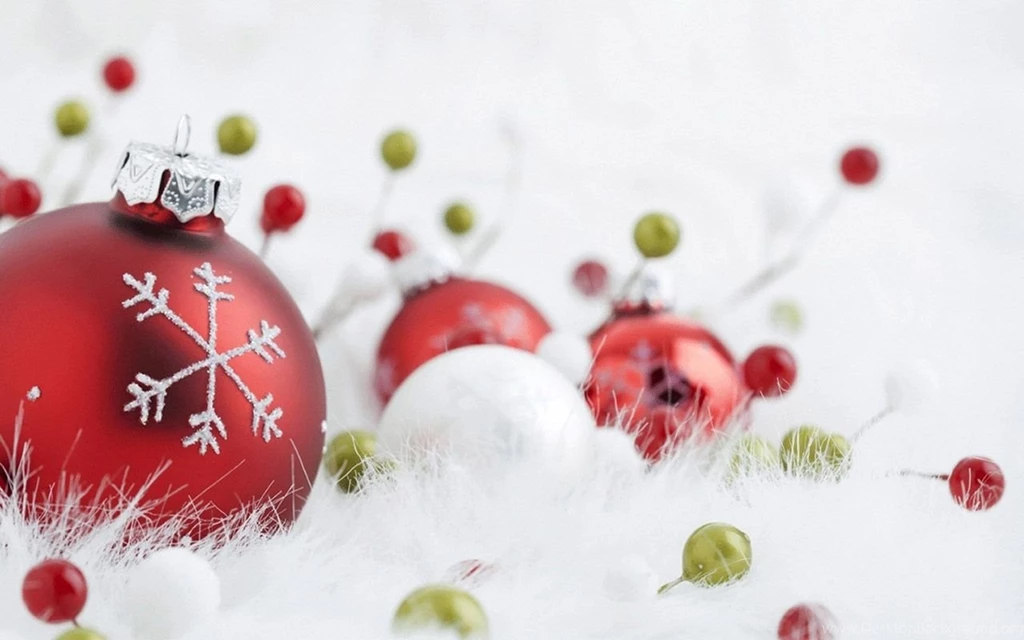 Christmas Balls Wallpapers 690988