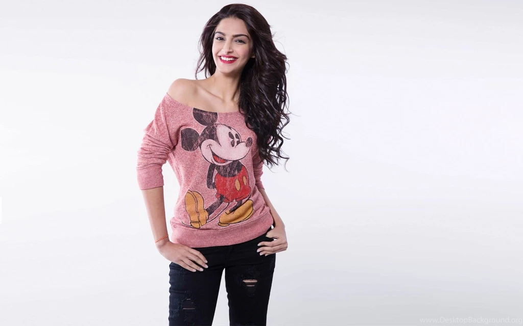 Sonam Kapoor HD Wallpaper Images Pics Photos 1080p Free.jpg