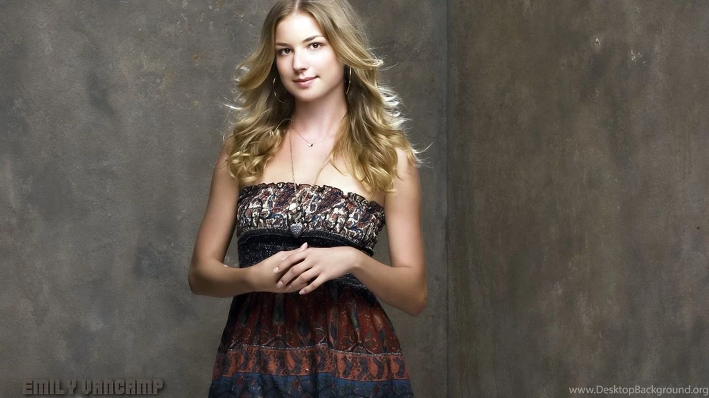 HD Emily Vancamp Wallpapers
