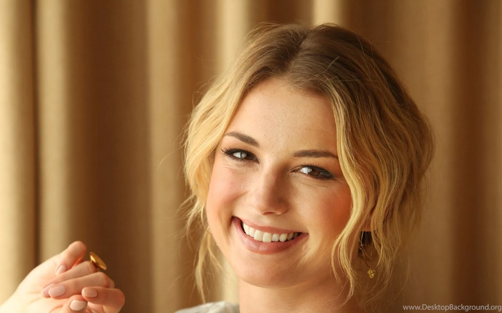 Emily Vancamp Wallpapers