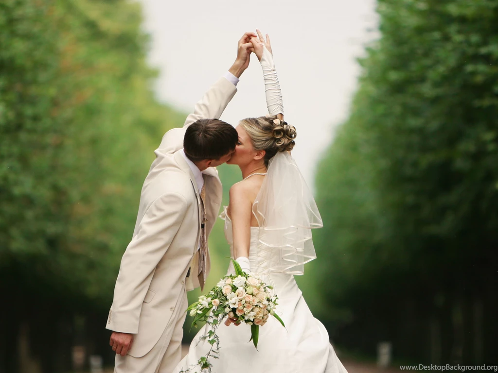 Kissing Couple