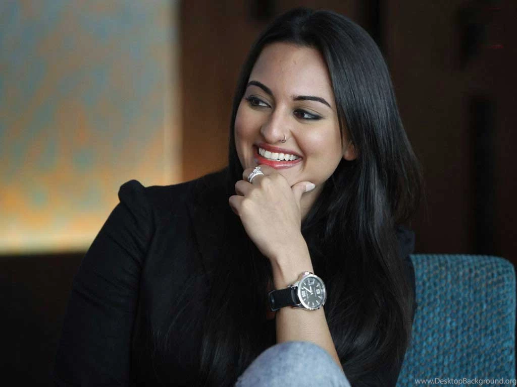 Sonakshi Sinha Latest Hot Photos.jpg