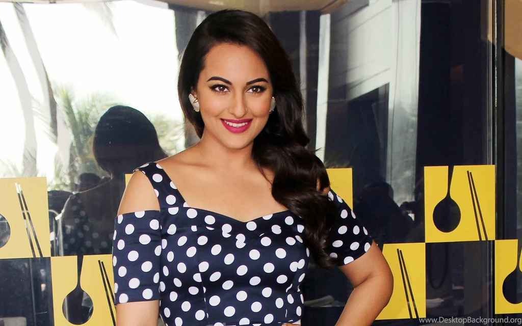 Pretty Sonakshi Sinha Latest Wallpapers New Hd WallpaperNew Hd ...
