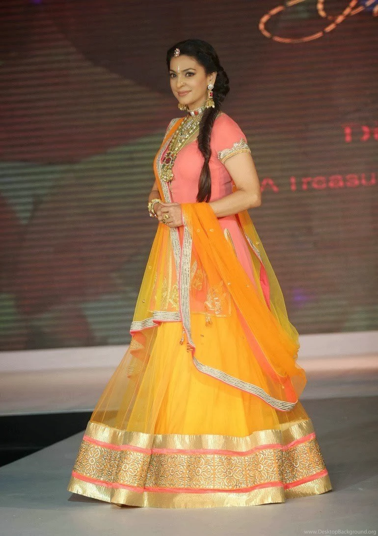 Indian Actress Juhi Chawla HD Wallpapers
