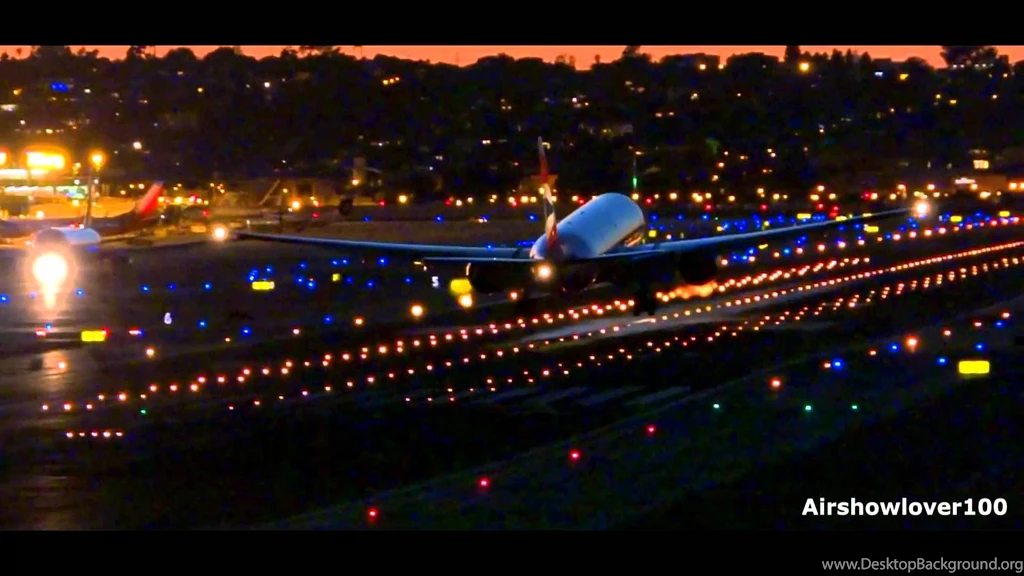 RARE* British Airways Boeing 777 300ER Dusk Landing San Diego ...