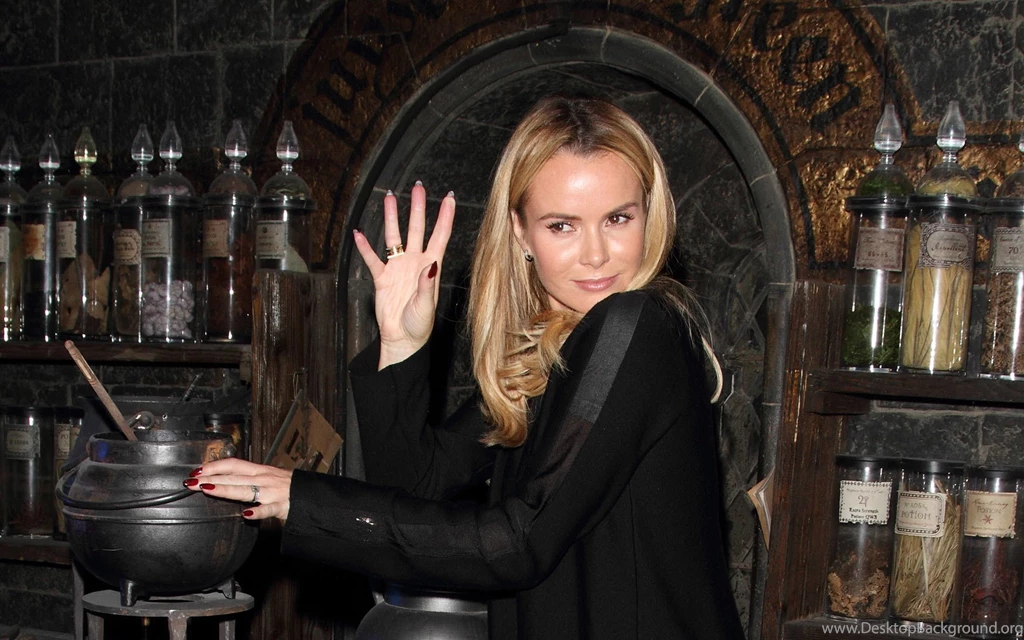Amanda Holden Wallpapers