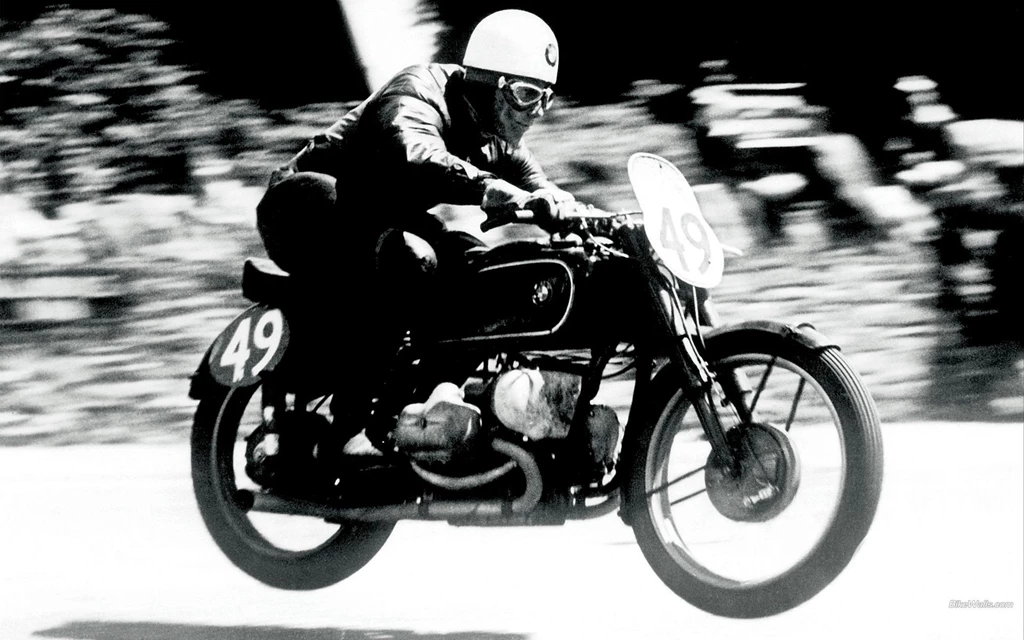 Old Style BMW Motorbike Race Wallpapers