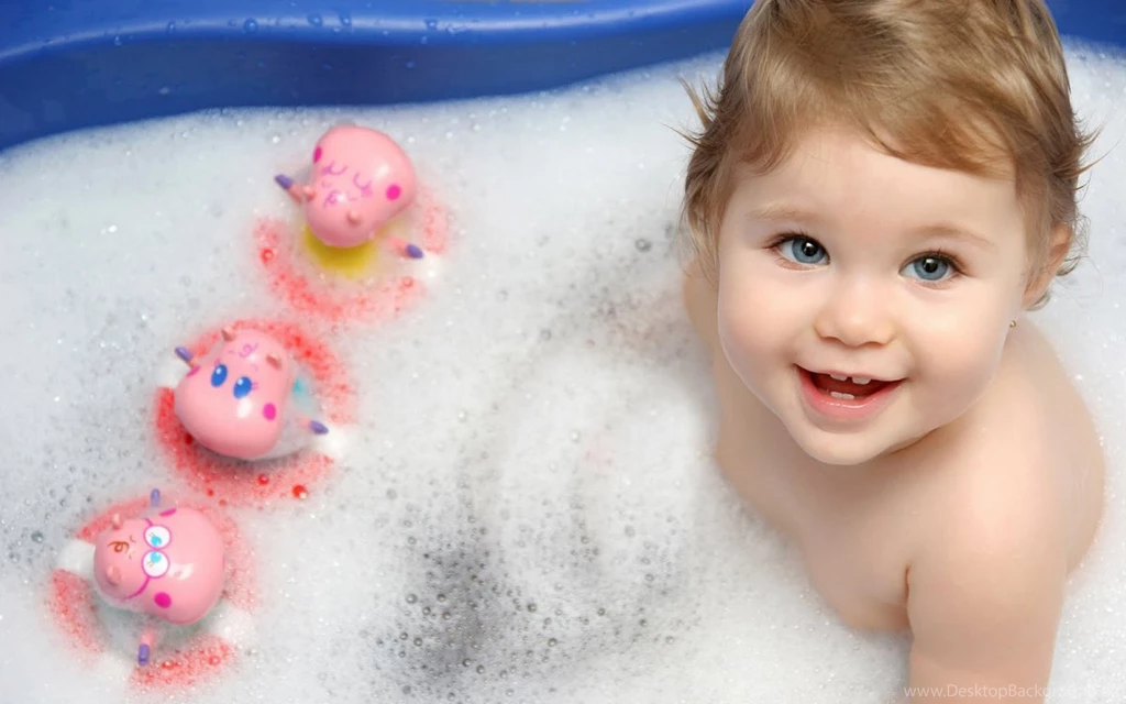 Cute Baby In Bath Download Free HD Wallpapers