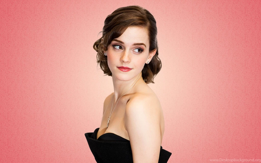 Cute Emma Watson Hot Cleavage Wallpapers