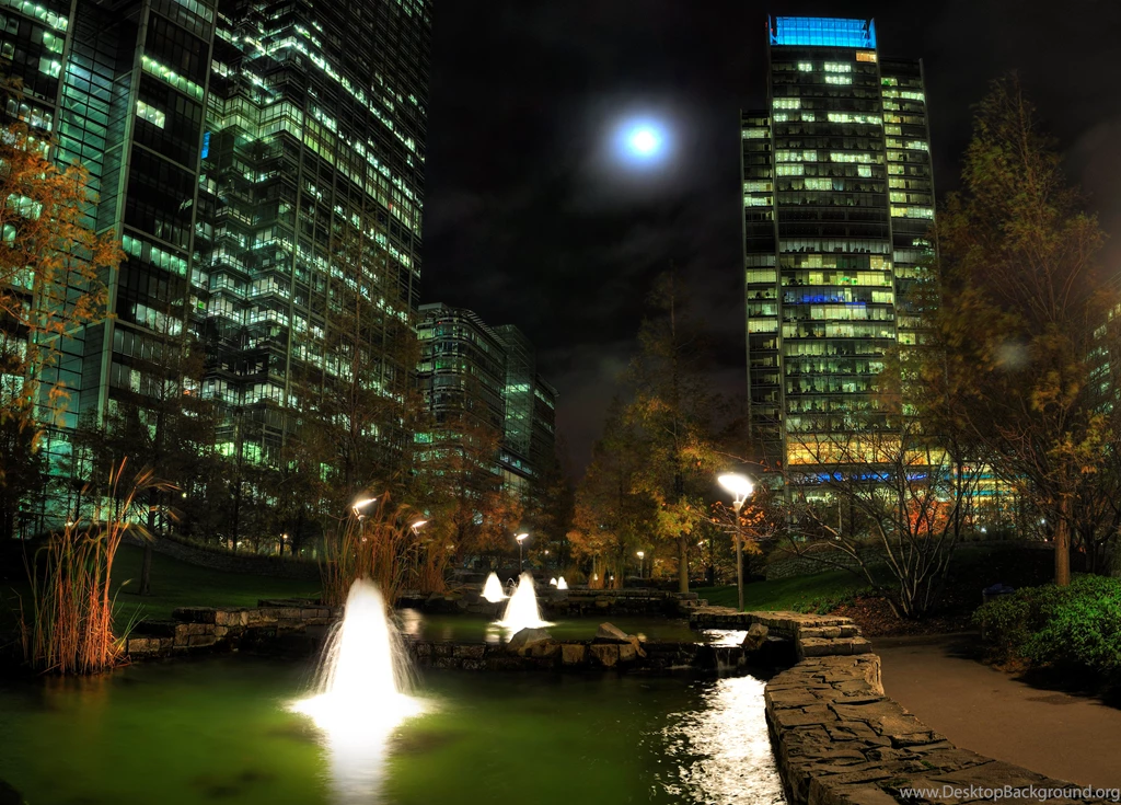 Canary Wharf Fountains Night Scenery Lights Moon