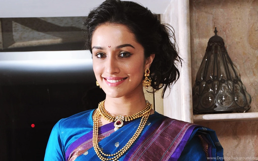 Shraddha Kapoor Saree Wallpapers