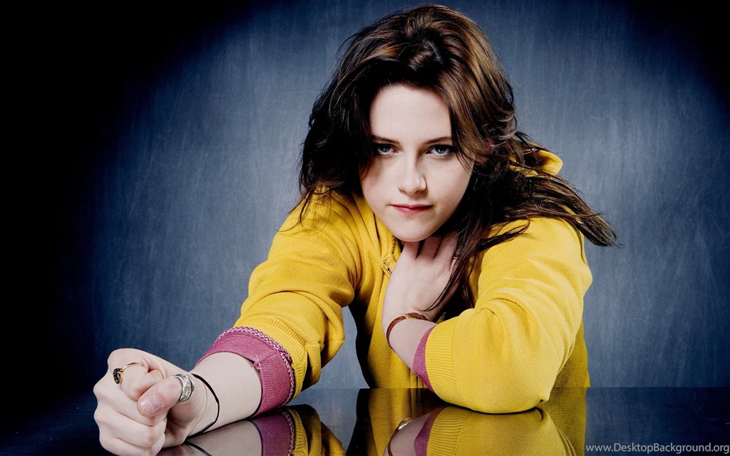 Free Halloween Wallpapers Mmw Blog: American Actress Kristen ...