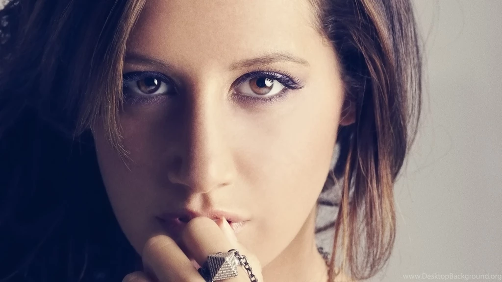 Ashley Tisdale Face 2013 HD