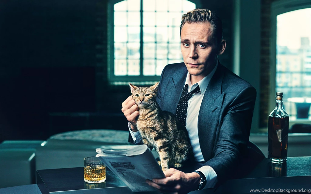 Tom Hiddleston Wallpapertom Hiddleston Wallpapers Hd Wallpapers