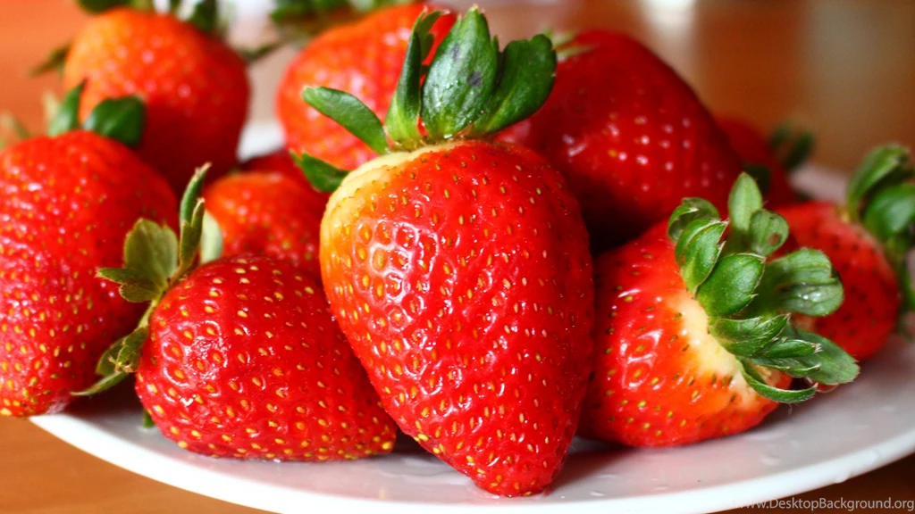 HD Cute Strawberry Fruit Wallpapers Full HD Full Size ...