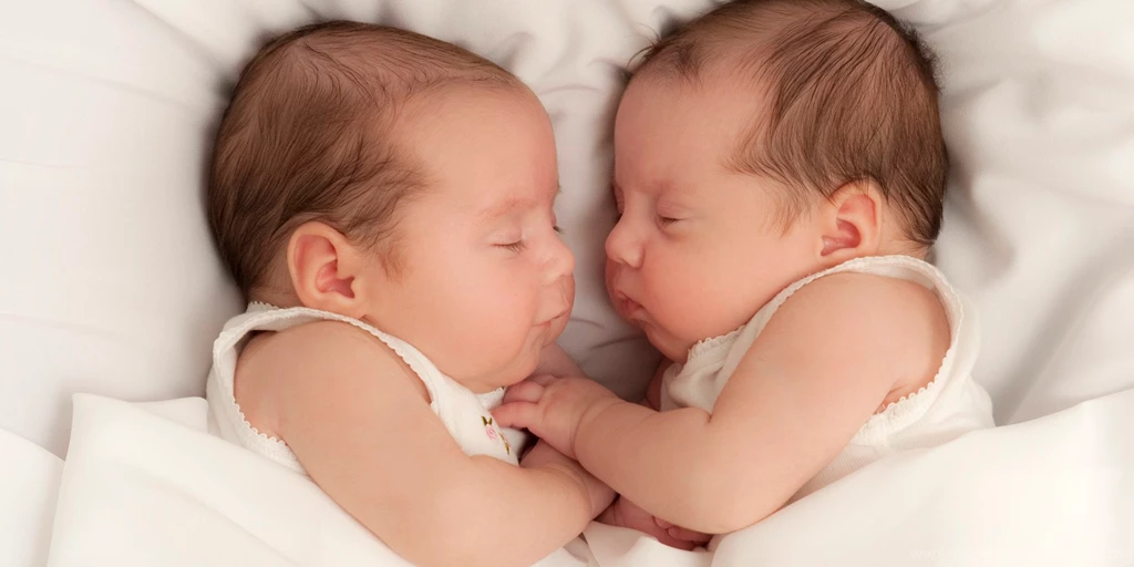 Twin Sleeping Baby Wallpapers