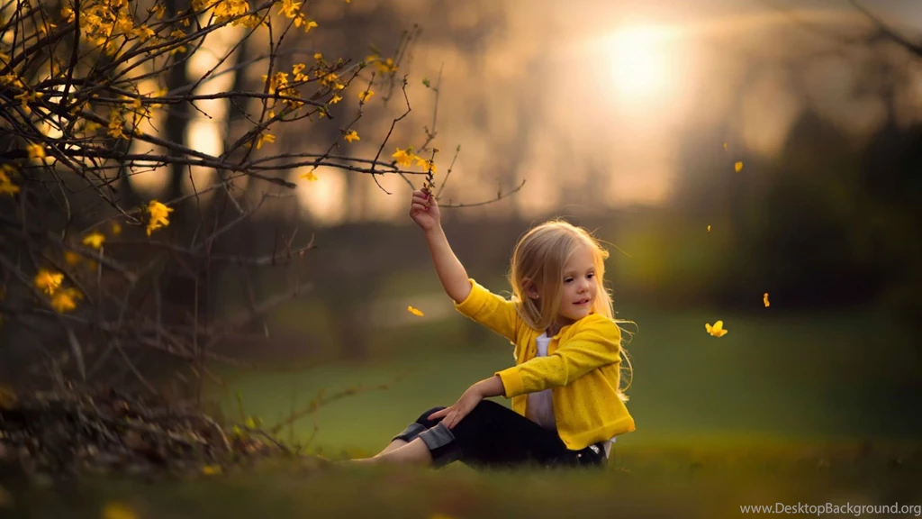 Cute Baby Girl In Garden Hd Wallpapers Desktop Background