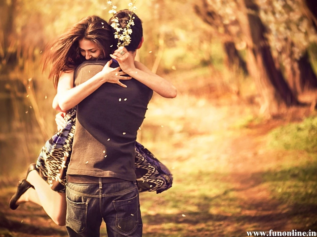 12 Best Tight Hug Love Couples Romantic Photos