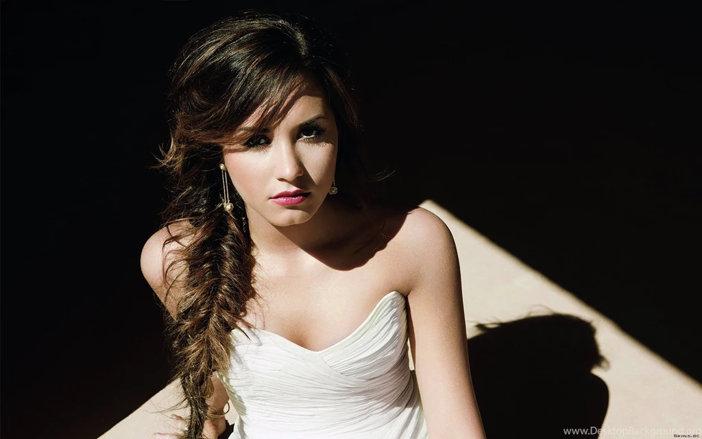 Demi Lovato Wallpapers HD Backgrounds Download Facebook Covers ...