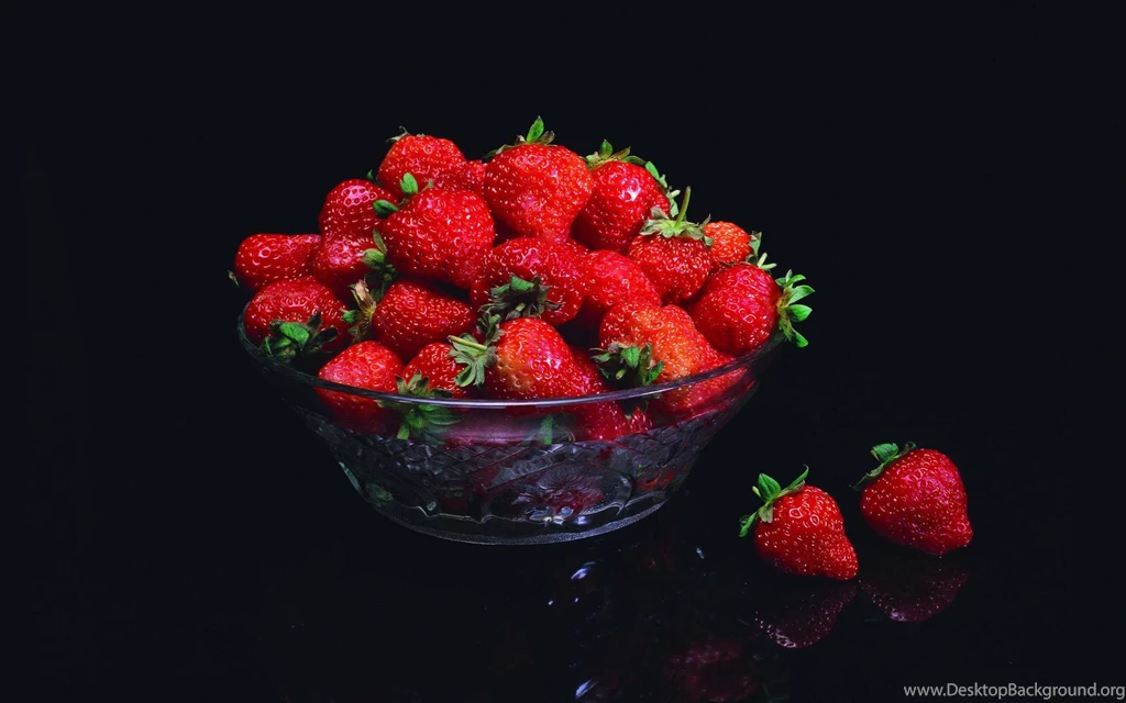 325 Strawberry HD Wallpapers