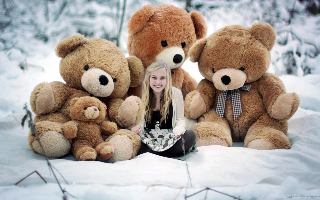 TEDDY BEAR HUGS WALLPAPER (
