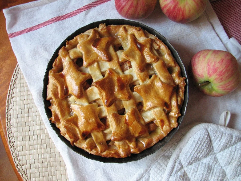 Homemade American Apple Pie