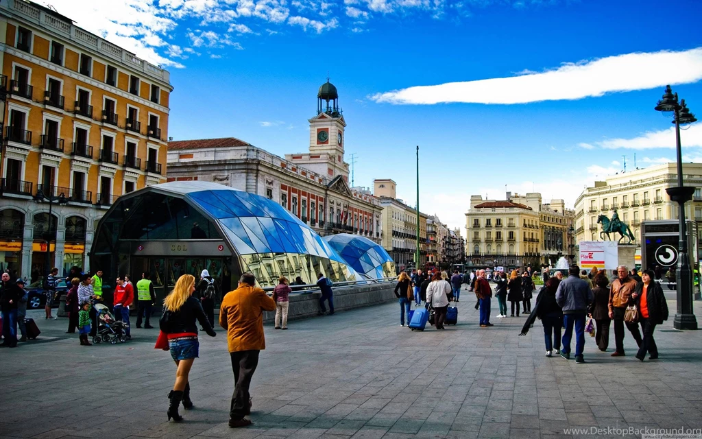 Puerta Del Sol Scenery Madrid