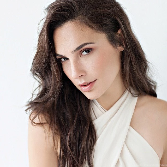 Gal Gadot Hot HD Wallpapers